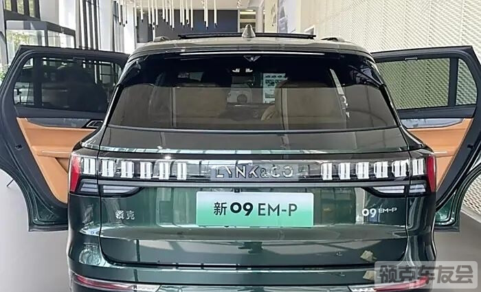 3.jpeg