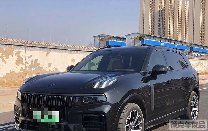 该车的网销价为15.9万，比新车优惠价便宜了9.89万，性价